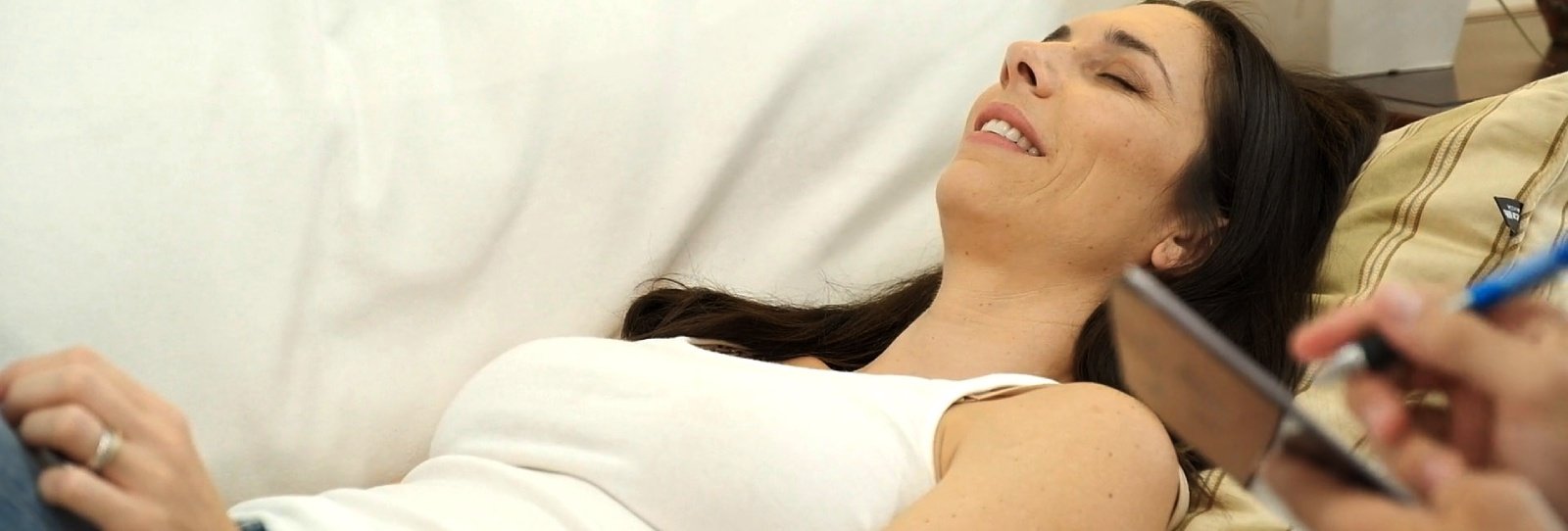 Dr. Theo Kousouli conducting hypnotherapy for habit change and regression